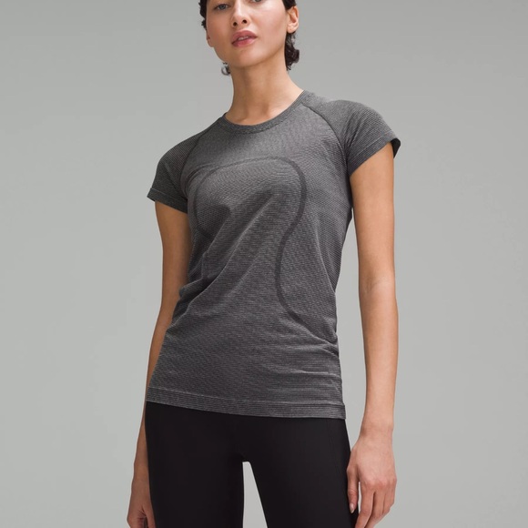 lululemon athletica Gray Swiftly Tech 2.0 Short Sleeve Sz Womens 6 Length Hip - Picture 1 of 5